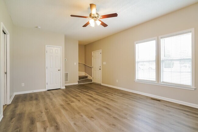 Foto del edificio - 501 Oak Dare Ln