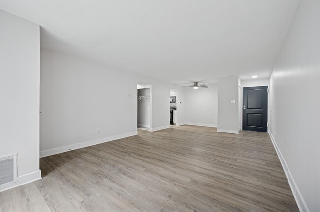 Foto del edificio - 7400 Roosevelt