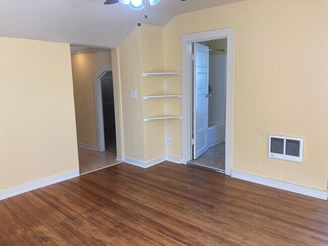 Foto del edificio - Charming 2nd Level Killingsworth Ct Retreat!