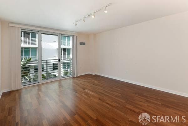 Building Photo - 555 4th St