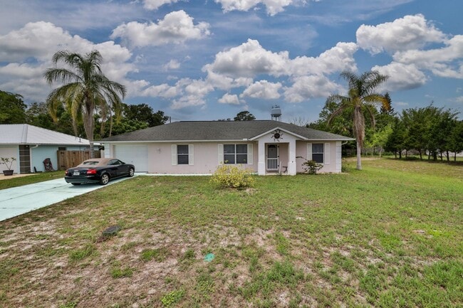 Building Photo - Furnished, Beautifully decorated 3 bedroom...