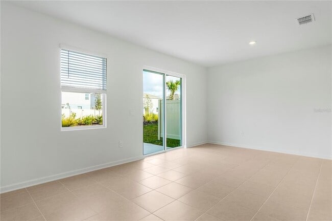 Foto del edificio - 2743 Skyline Lp