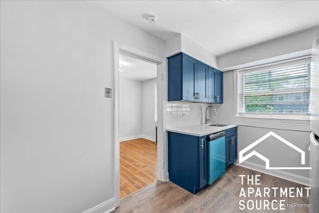 Photo - 2729 W Berwyn Ave Apartment