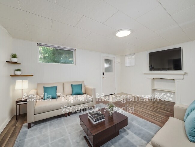 Building Photo - 1067 S 400 E
