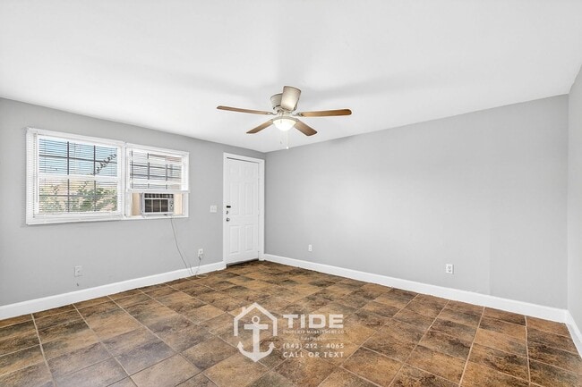 Building Photo - 2205 Russelldale Ave