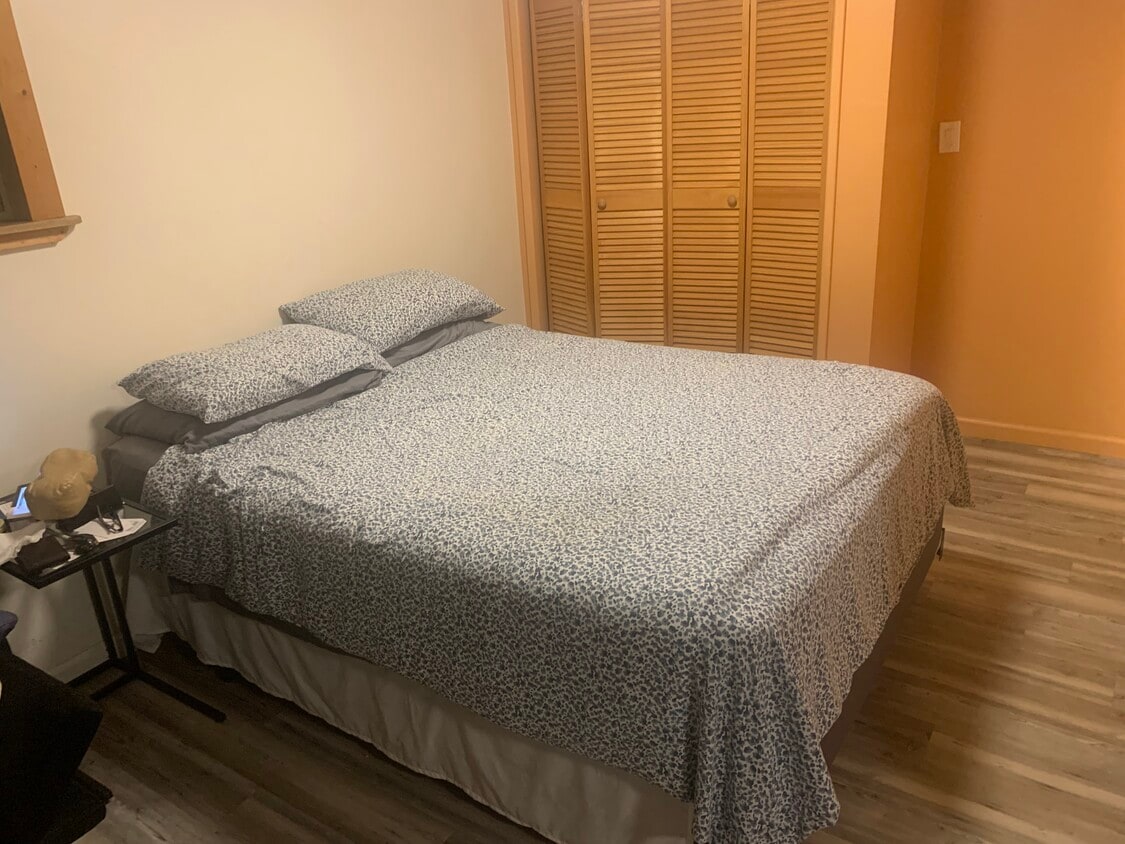 Building Photo - 341 10th St
