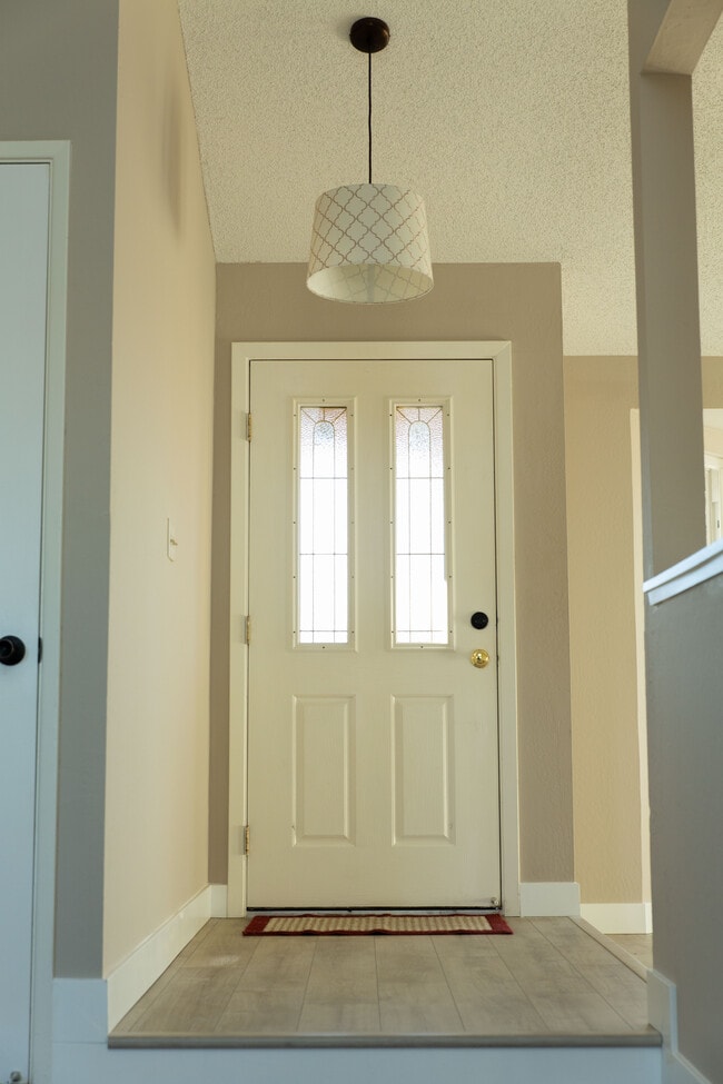 Entrada - 2229 San Remo Way