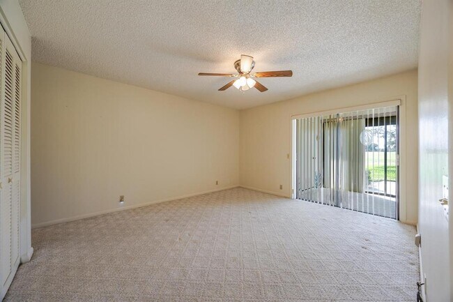 Foto del edificio - 2284 Firestone Pl