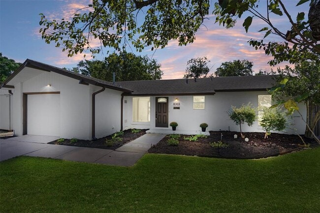 Building Photo - 8303 Briarwood Ln