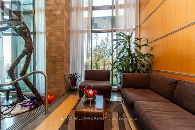 Building Photo - 68 Grangeway Ave