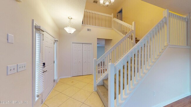 Building Photo - 281 Village Green Ave