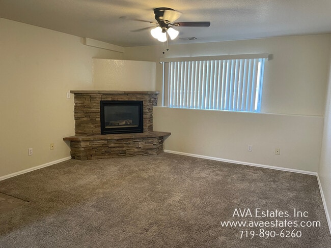 Building Photo - 689 E Laporte Dr