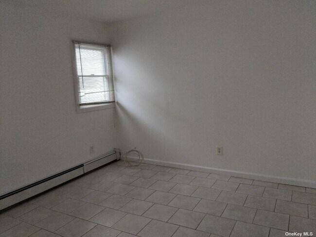 Building Photo - 540 E Pine St