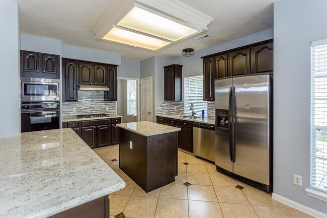 Building Photo - 5211 Rebel Ridge Dr
