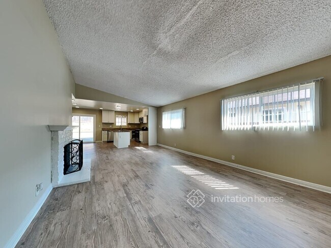 Building Photo - 1235 E Millmont St