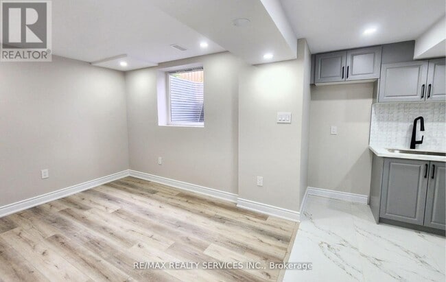 Building Photo - 5944 Shelford Terrace