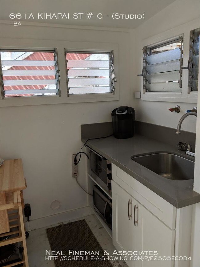 Building Photo - 661 Kihapai St