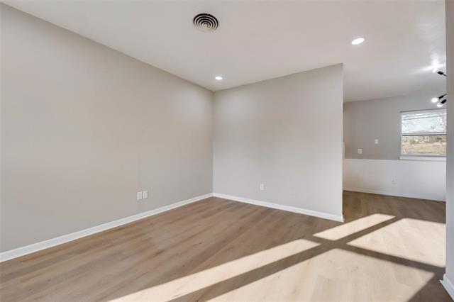 Foto del edificio - 4749 Marshall St