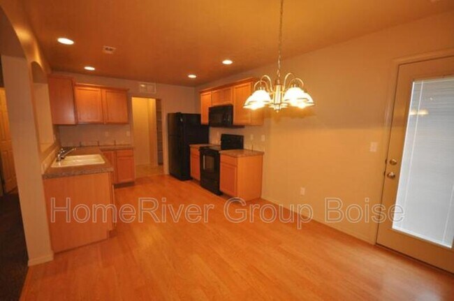 Building Photo - 8228 W Mojave Dr