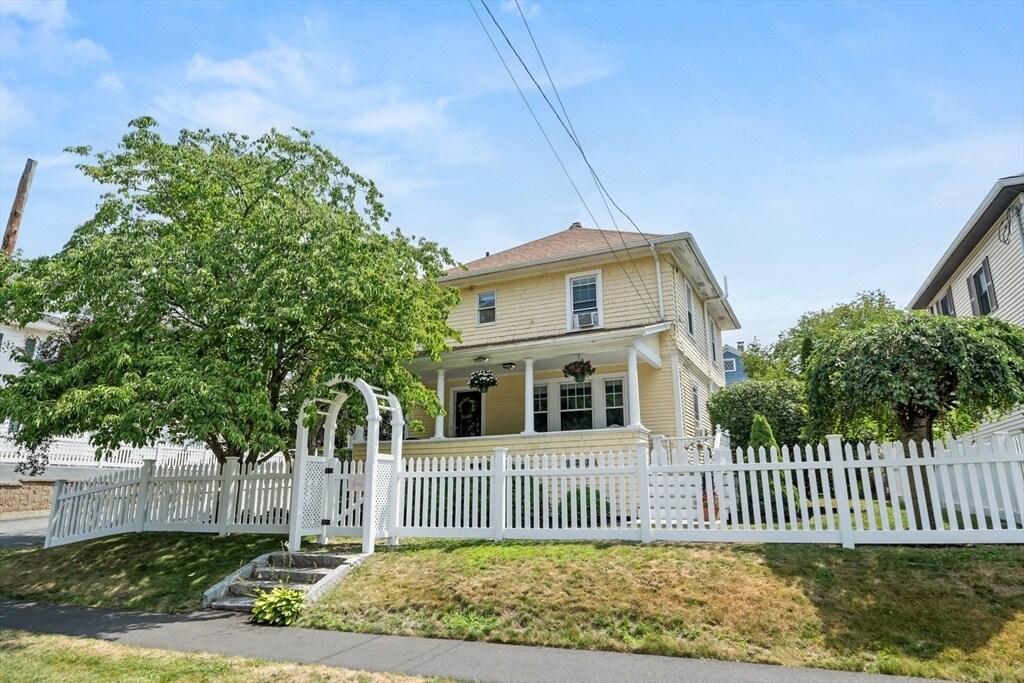 Foto principal - 196 Waverly Rd