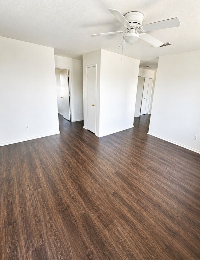 Foto del edificio - AVAILABLE NOW; APPLY TODAY AT OUR WEBSITE!!