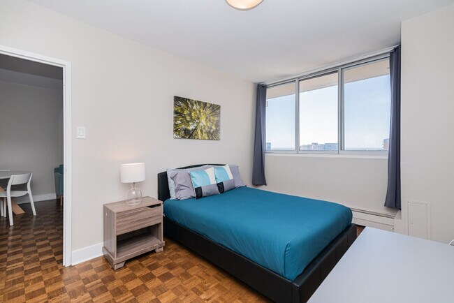 Photo du bâtiment - 1276 Av des Pins O