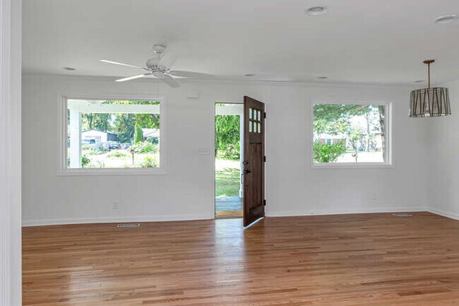 Foto del edificio - 106 Scruggs Ave