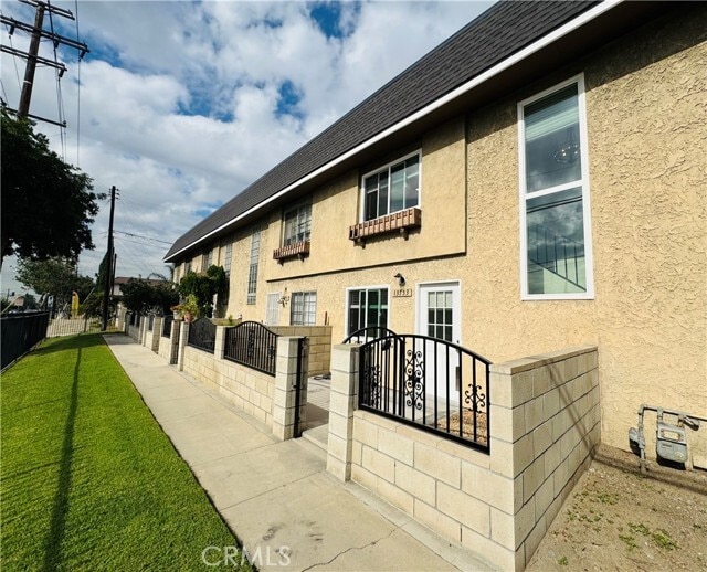 Building Photo - 13753 Los Angeles St