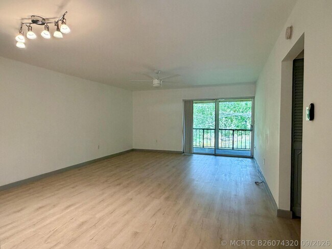 Building Photo - 848 SW 9th St Cir
