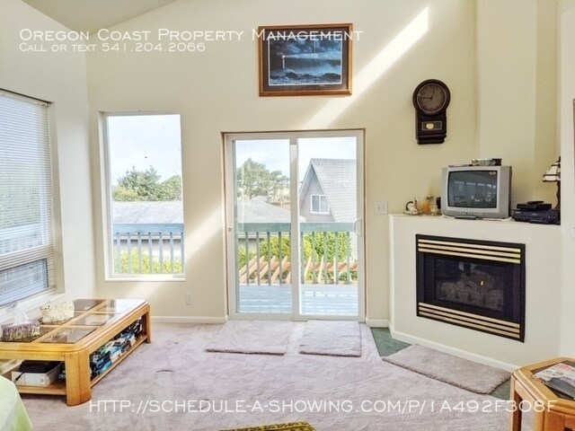 Building Photo - Fully furnished beach house