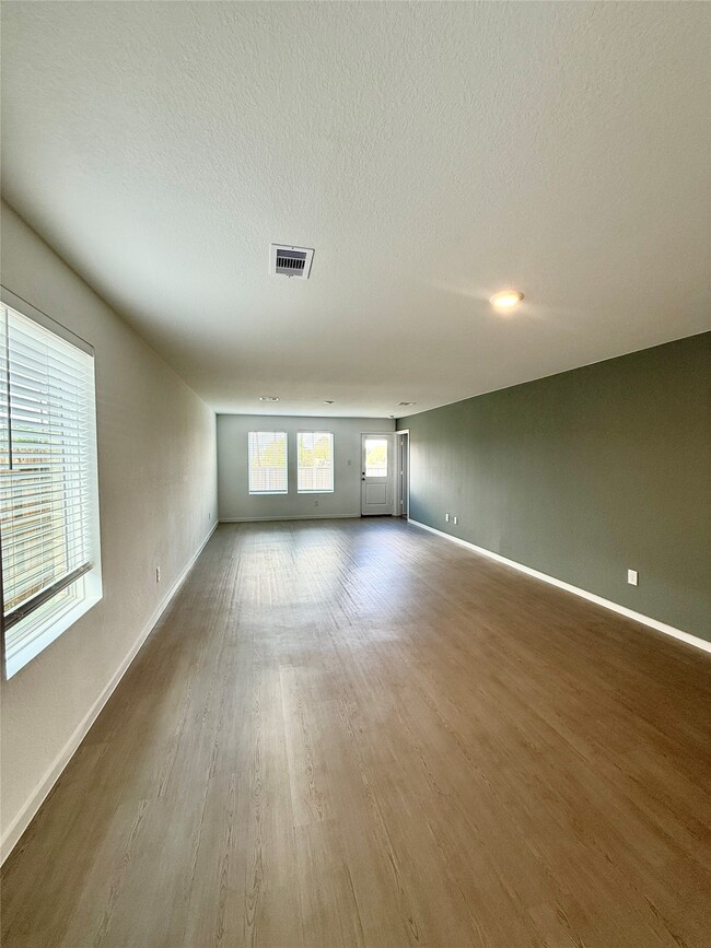 Building Photo - 28730 Texas Plns Dr