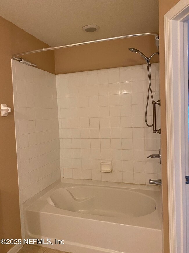 Foto del edificio - 4204 Crownwood Dr