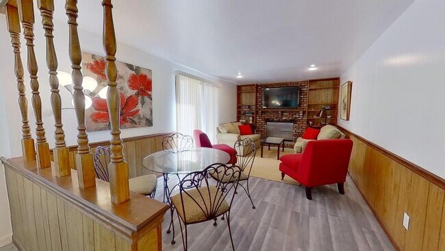 Foto del edificio - 8109 Palmetto Ln