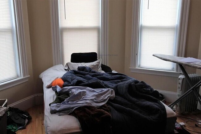 Building Photo - 51 Aldie St