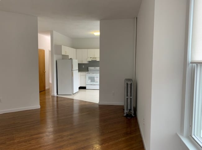 Building Photo - 148 Oxford St