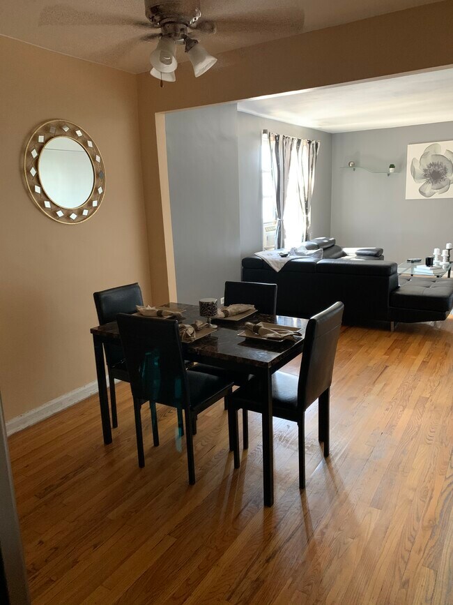 Dining room 1 - 9040 Fort Hamilton Pky