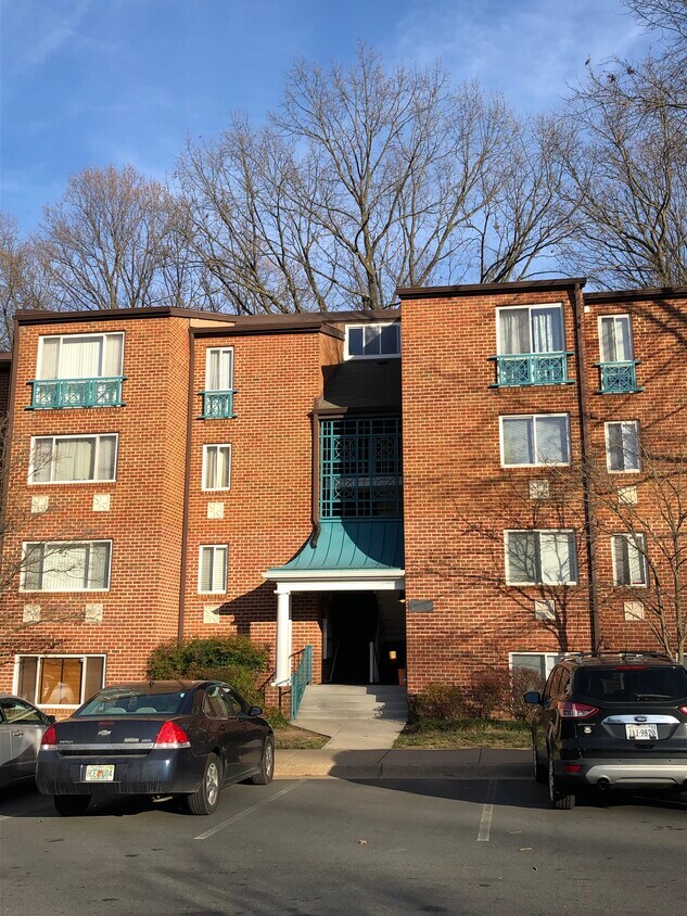 11801 Breton Ct Unit 11, Reston, VA 20191 Condo for Rent in Reston