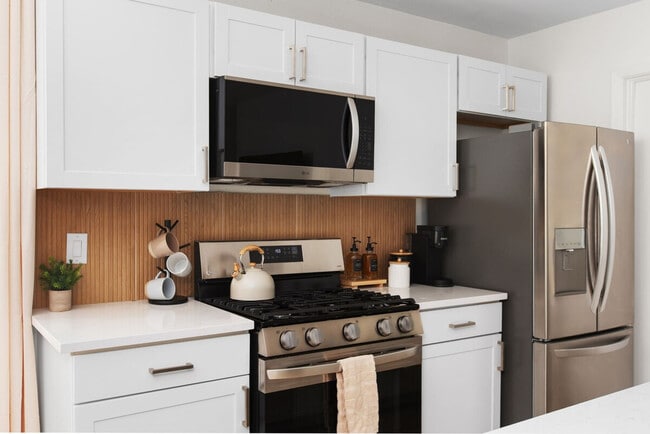 Building Photo - 2500 Berkett Dr