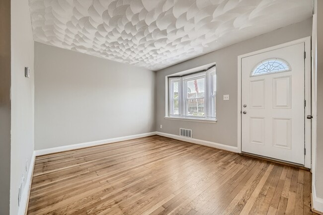 Photo - 916 Middlesex Rd Townhome