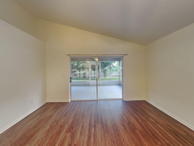 Foto del edificio - 174 Dakota Ave