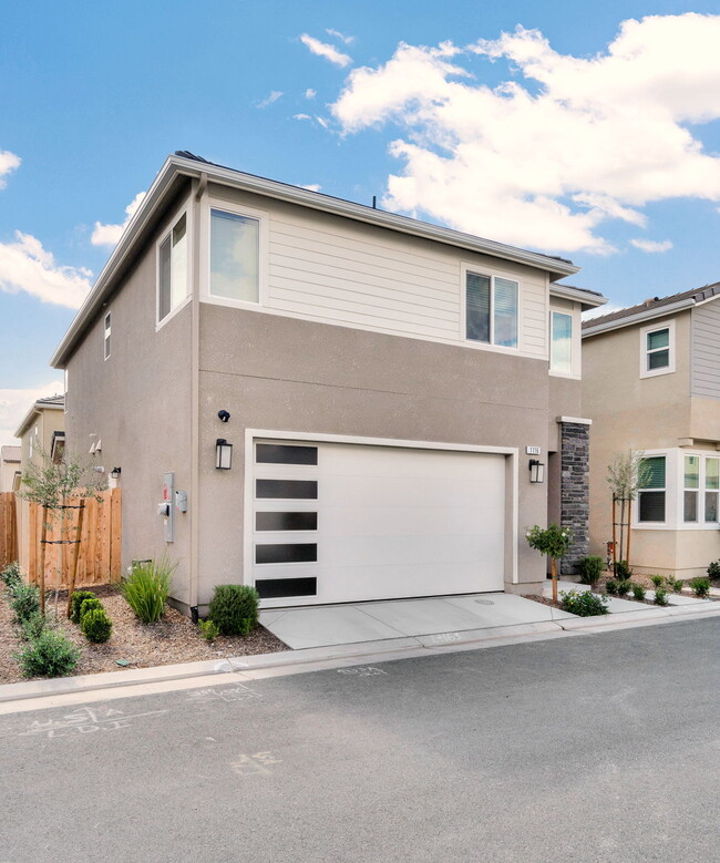 Building Photo - 1116 Encore Wy W