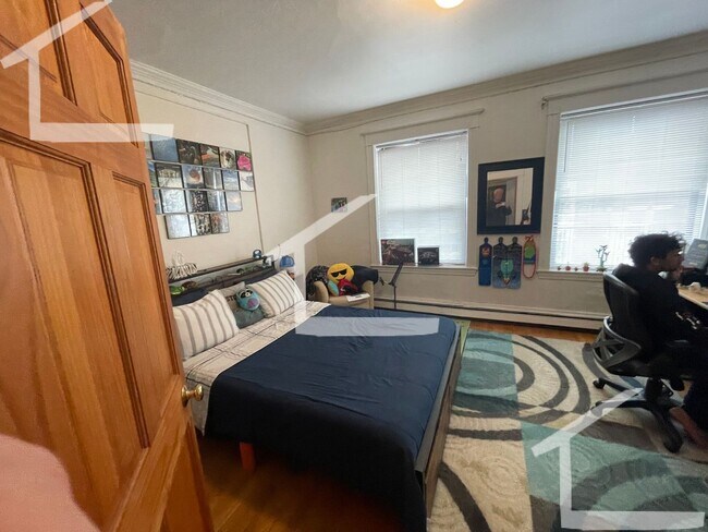 Building Photo - HOT ALLSTON LISTING!!!!
