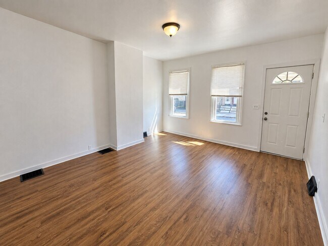 Building Photo - 803 Anchorage St