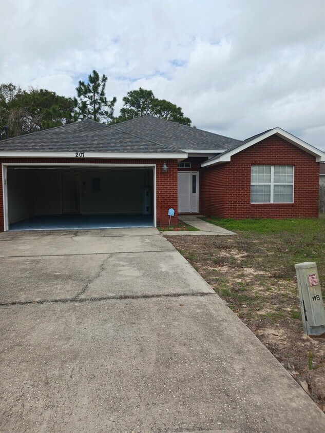 207 Stephen Ave, Mary Esther, FL 32569 House Rental in Mary Esther