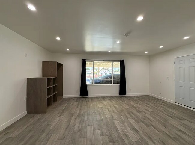Foto del edificio - 8241 Shoup Ave
