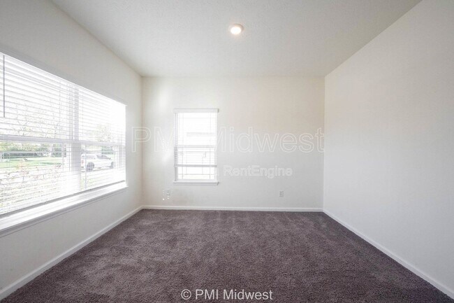 Foto del edificio - 1968 Fairmount Dr