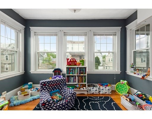Foto del edificio - 38-40 Lenoxdale Ave