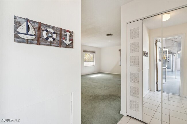 Foto del edificio - 235 Thistle Ct