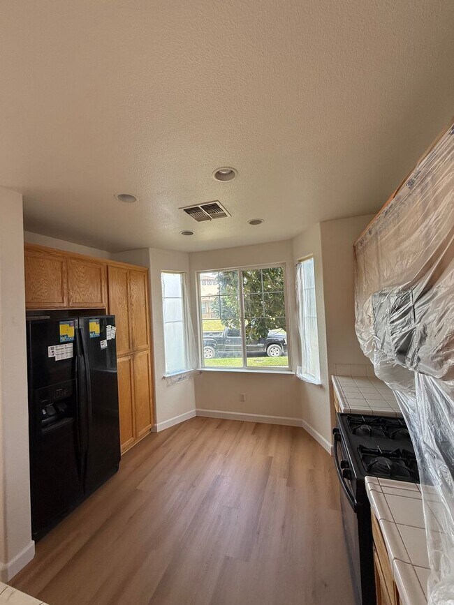 Building Photo - Paradise Valley