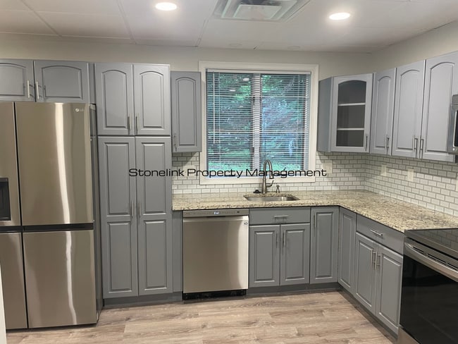 Building Photo - Fully Renovated Condo For Rent in Barrington!